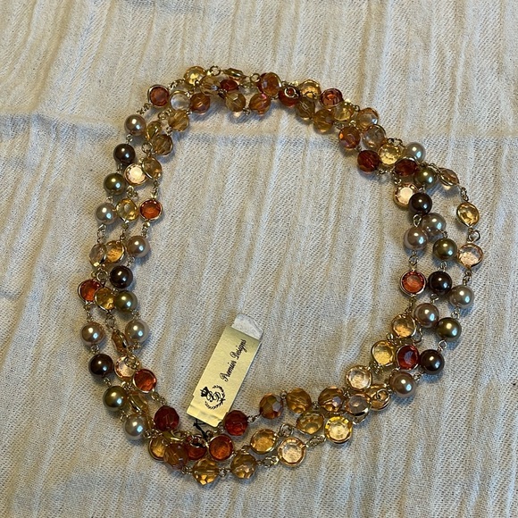 Jewelry - Long beaded necklace